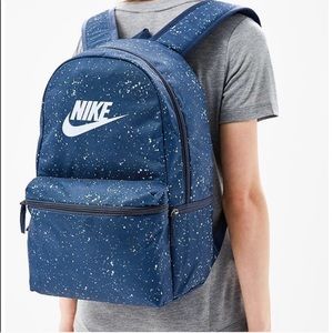 nike heritage printed backpack